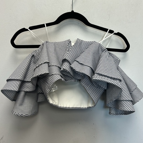 C/MEO collective Together Again off the shoulder ruffle crop top - Picture 3 of 7